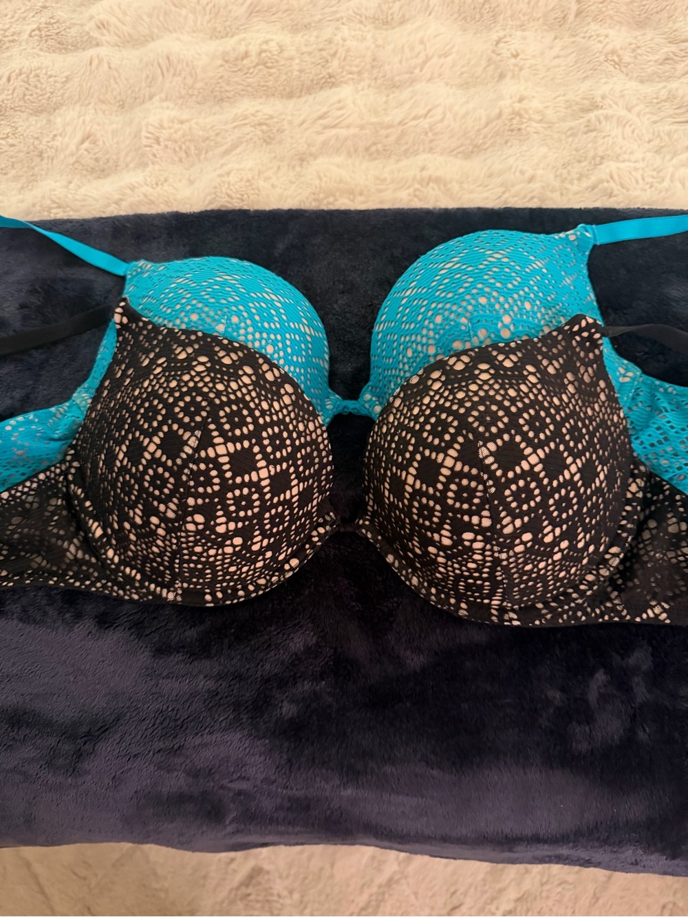 Victoria’s Secret Push-Up Lace Bras 38C Black & Turquoise 2-Pack